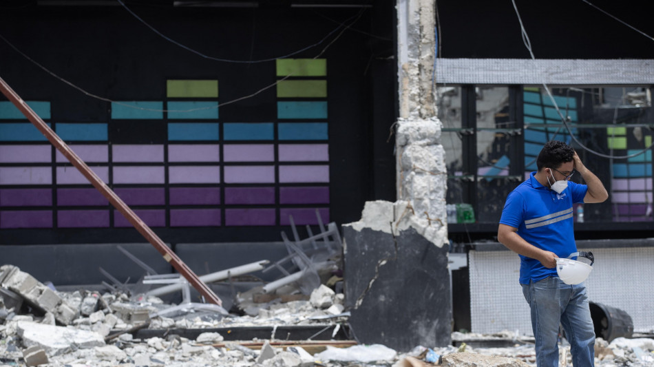 Salgono a 231 i morti nel crollo in discoteca a Santo Domingo