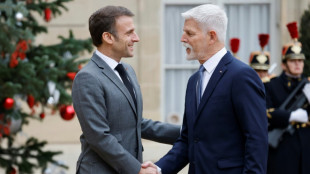 Macron pede para que aliados da Ucr&acirc;nia 'n&atilde;o sejam covardes'