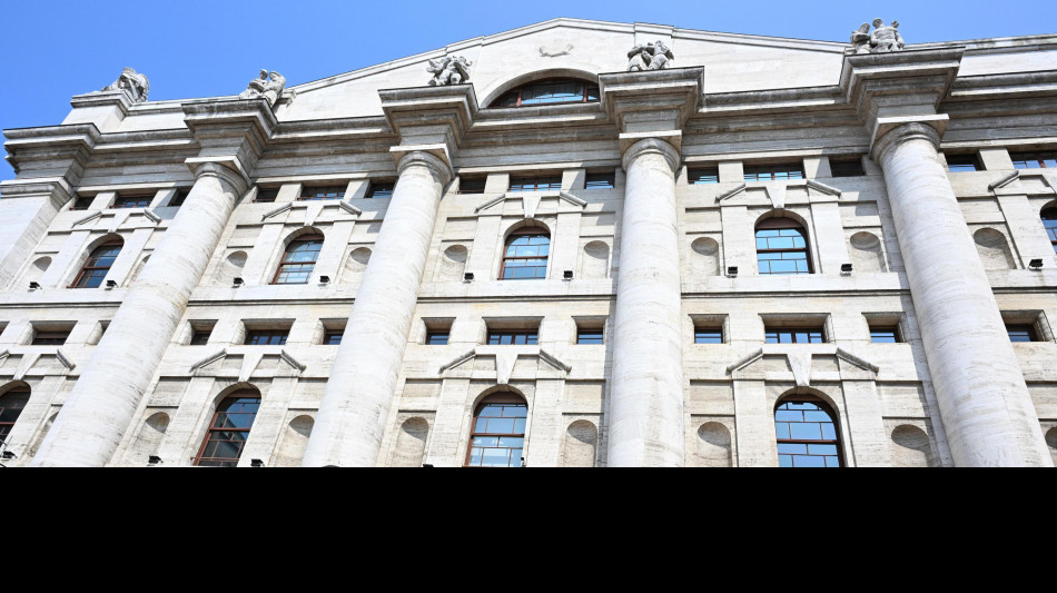 Borsa: in Europa sotto scacco le banche e l'energia