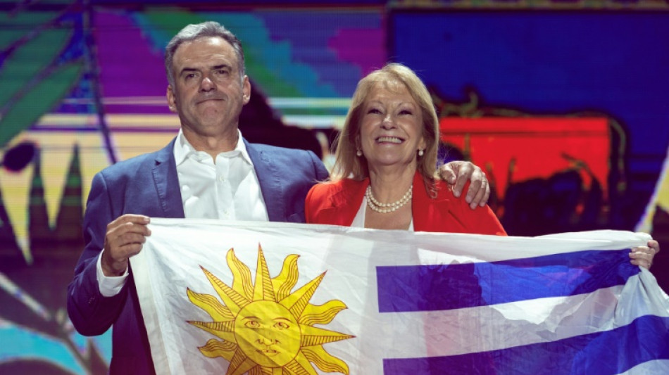 Yamand&uacute; Orsi vence 2&ordm; turno e esquerda retorna ao poder no Uruguai