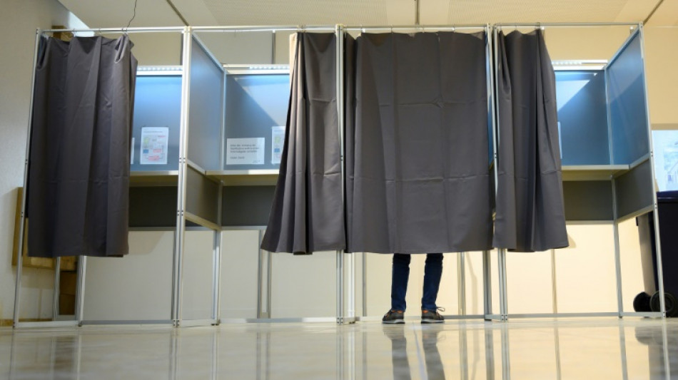 Parteien beraten &uuml;ber Folgen von Landtagswahlen in Hessen und Bayern