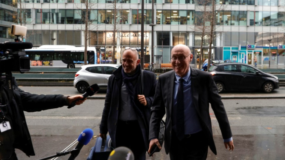 Rugby: Bernard Laporte pr&eacute;cise les contours de sa mise en retrait 