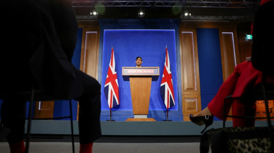 Lei brit&acirc;nica de expuls&atilde;o de migrantes para Ruanda recebe cr&iacute;ticas de organiza&ccedil;&otilde;es internacionais