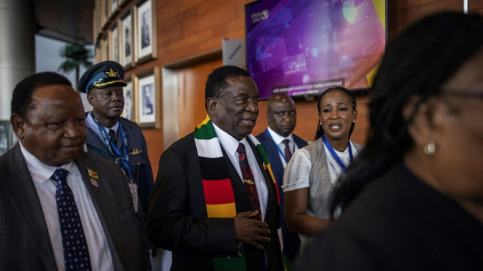 EUA imp&otilde;e san&ccedil;&otilde;es ao presidente do Zimb&aacute;bue por abusos de direitos humanos