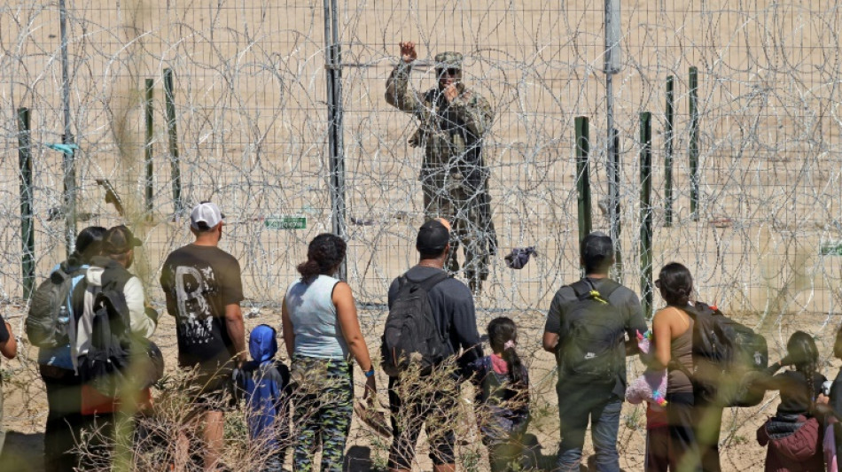 Suprema Corte dos EUA bloqueia lei do Texas que permite deten&ccedil;&atilde;o de migrantes