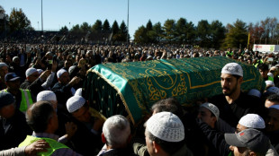 Milhares v&atilde;o a funeral nos EUA de pregador inimigo do presidente turco