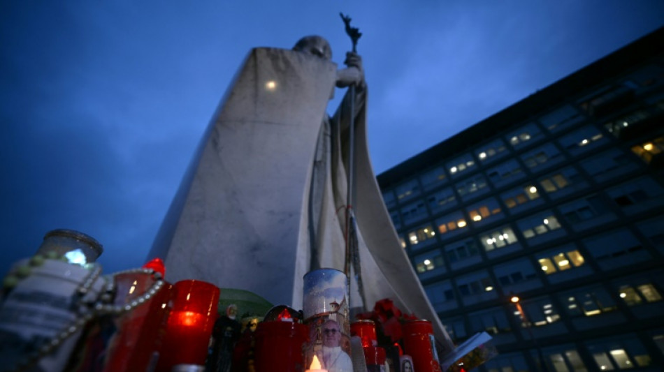 Papst begeht zw&ouml;lftes Amtsjubil&auml;um im Krankenhaus - Gl&uuml;ckw&uuml;nsche aus aller Welt