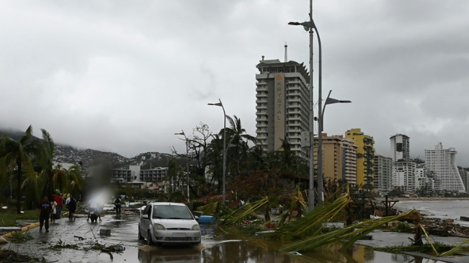 Mexique: Acapulco d&eacute;vast&eacute;e et coup&eacute;e du monde apr&egrave;s l'ouragan Otis