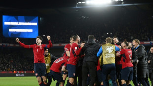 Rep&uacute;blica Tcheca vence Dinamarca nos p&ecirc;naltis e se garante na Copa de 2026