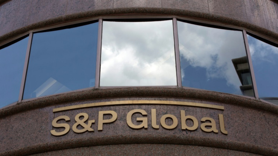 Malgr&eacute; l'instabilit&eacute; politique, la France &eacute;chappe &agrave; une d&eacute;gradation par S&P