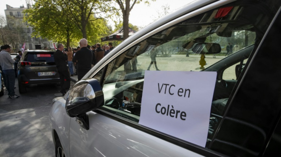 Les chauffeurs VTC en qu&ecirc;te d'un revenu minimum garanti