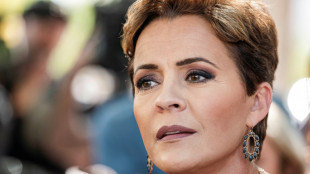 Cinglante d&eacute;faite &eacute;lectorale de Kari Lake, prot&eacute;g&eacute;e de Trump, en Arizona