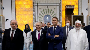 Francia y Argelia firman declaraci&oacute;n para reactivar sus relaciones