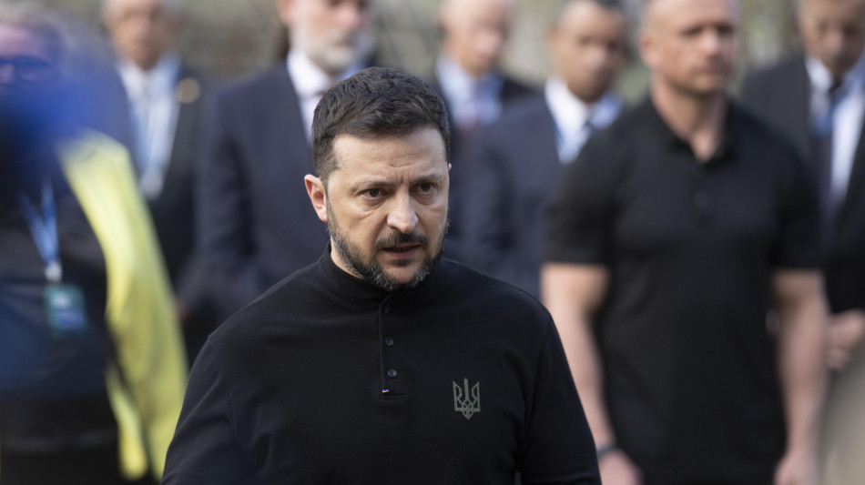 Trump, 'Zelensky &egrave; pi&ugrave; calmo, vuole un accordo'