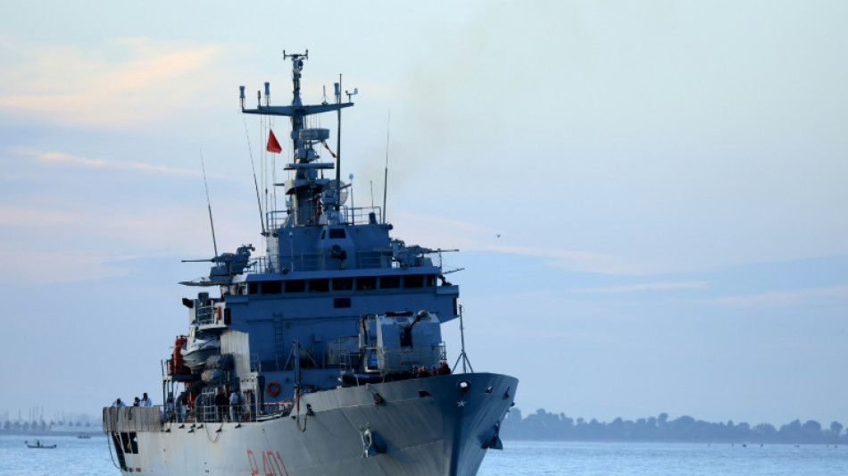 Migrantes de Italia llegan a Albania por un acuerdo bajo revisi&oacute;n judicial